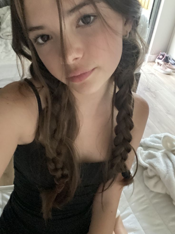 Darıca Azeri escort Arzu: Esmer, dolgun hatlı ateşli Azerbaycan bayan süper ilişki vaad ediyor